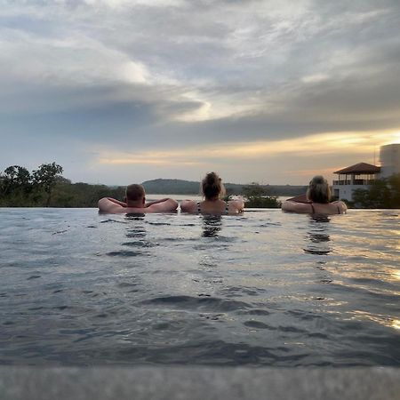Sundown Lake Hotel & Spa Habarana Dış mekan fotoğraf