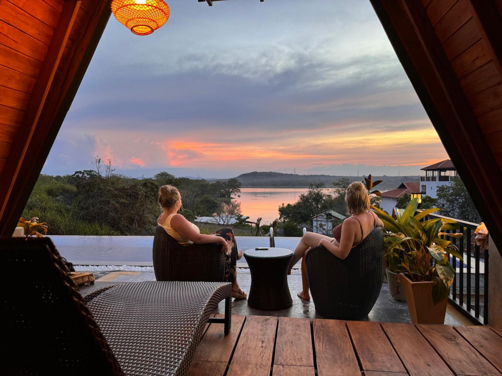 Sundown Lake Hotel & Spa Habarana Dış mekan fotoğraf