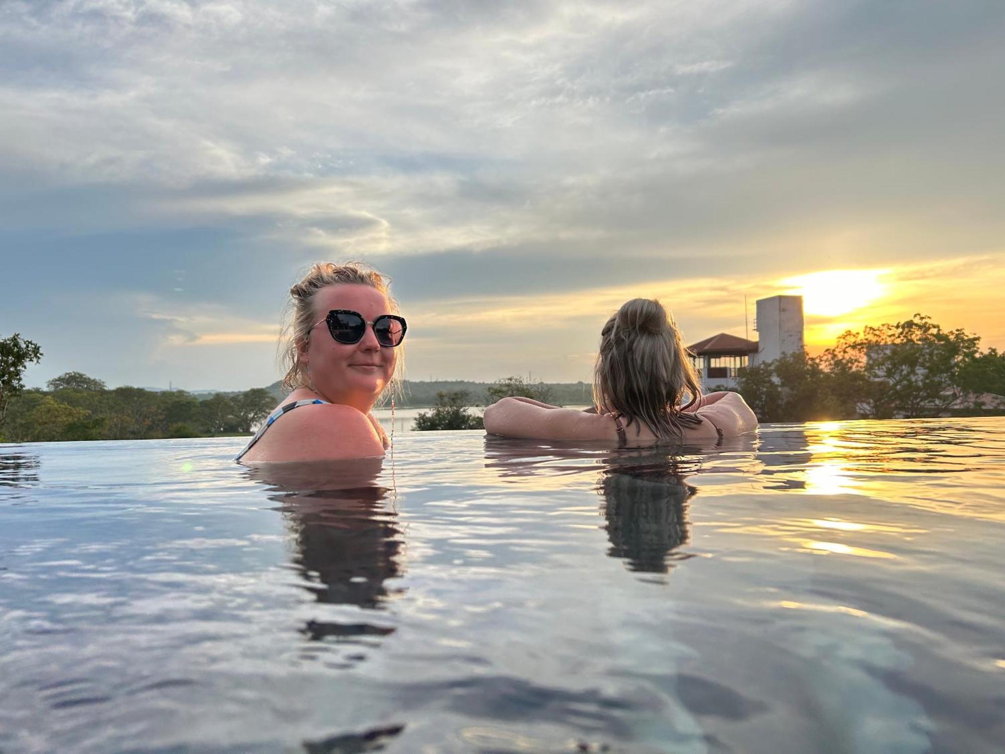 Sundown Lake Hotel & Spa Habarana Dış mekan fotoğraf